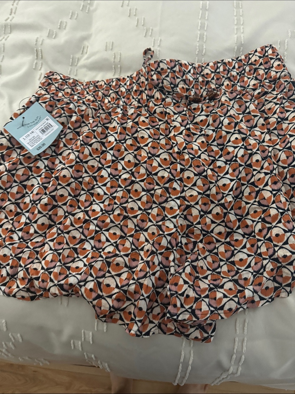 Shade & Shore Geometric Print Women's Shorts in Orange, Black, White